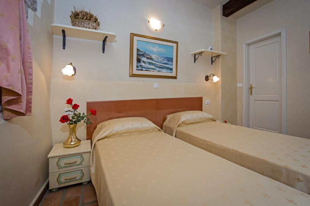 Residence Marco Polo Centro Storico Rovinj Exterior foto